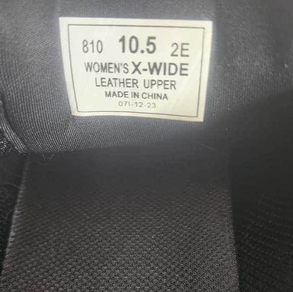 Black Women's Shoes - Picture 6 of 9